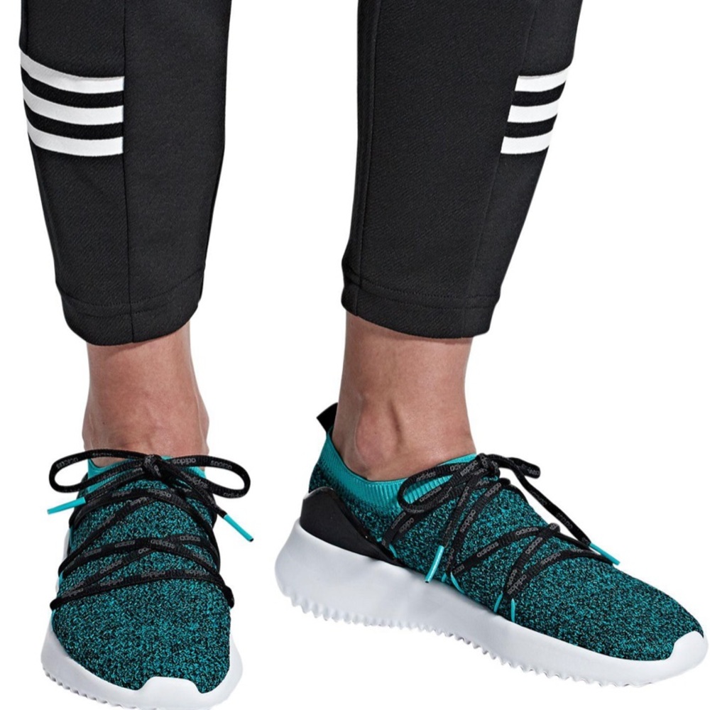 Adidas Ultimamotion running shoes in blue